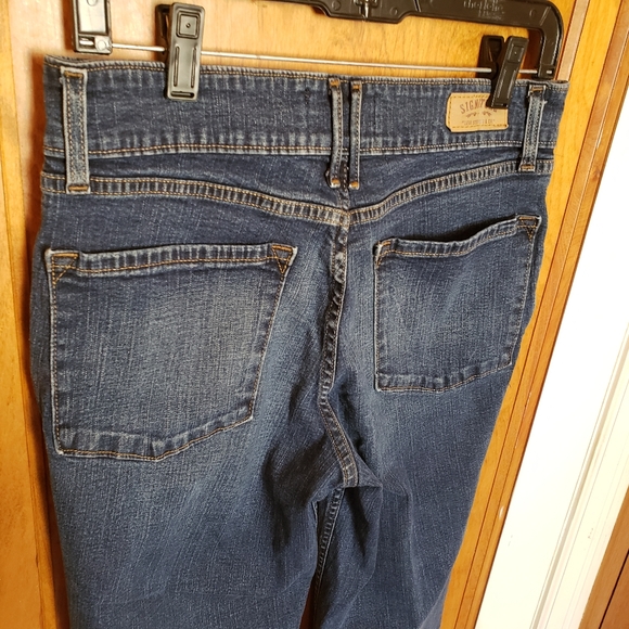 Signature by Levi Capri Jeans - Picture 4 of 5